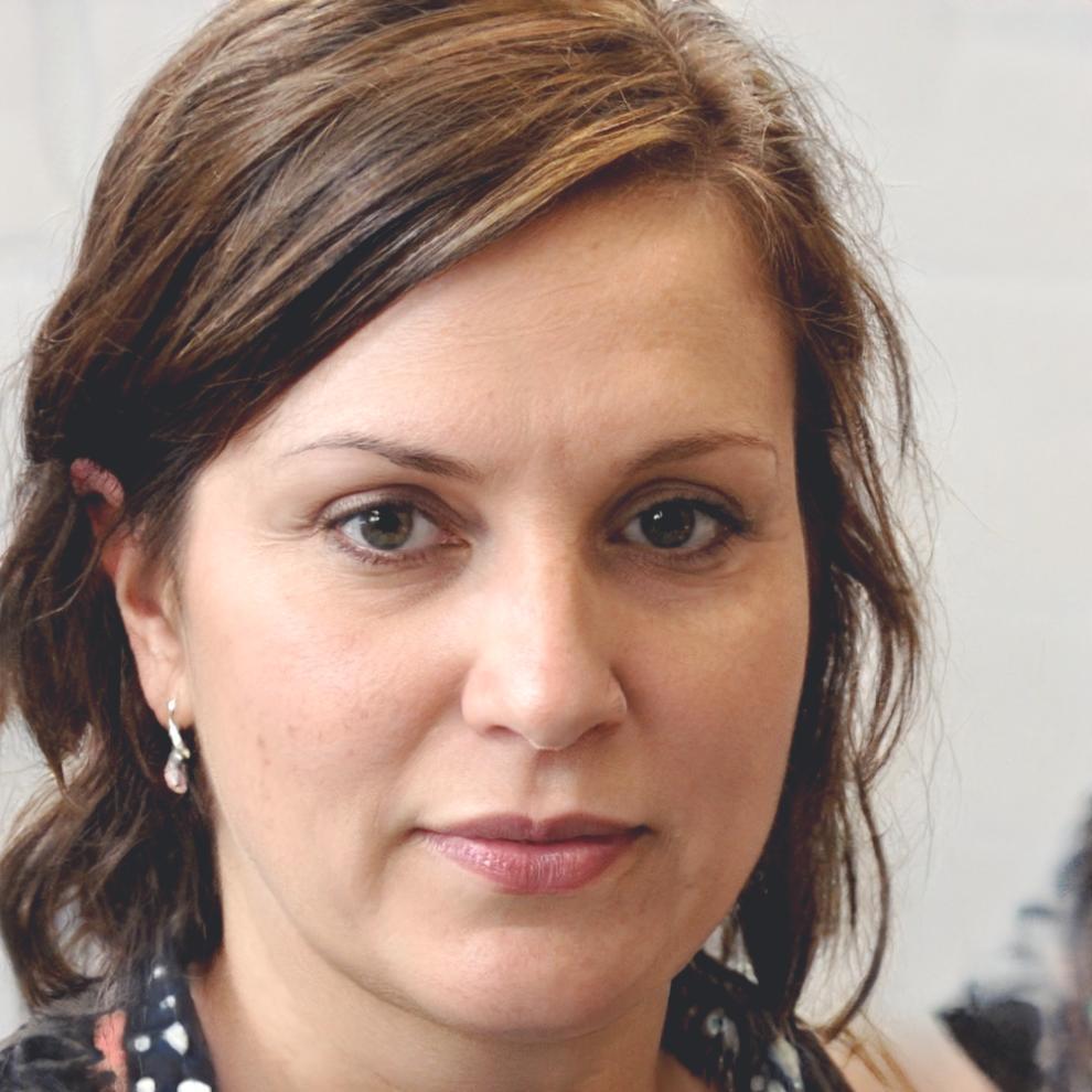 Retrato profesional de Lucía Torres